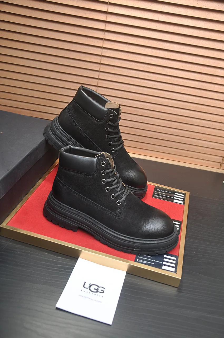 Men's shoes 💰680💶【UGG】(full genuine wool lining) Please pay attention to the quality of the original order and compare the thickness of the wool 🏮🏮Hot style Martin boots from Australia's warm luxury brand men's shoes, official website synchronization, Beckham men's style..., made of imported top-layer waxed cowhide, waxed toe box, Australian real wool velvet lining Carefully sewn...Imported rubber Martin boots outsole (comfortable, soft and wear-resistant). I really like the quality...Exquisite workmanship, you can't put it down once you see it. Code number 39-44